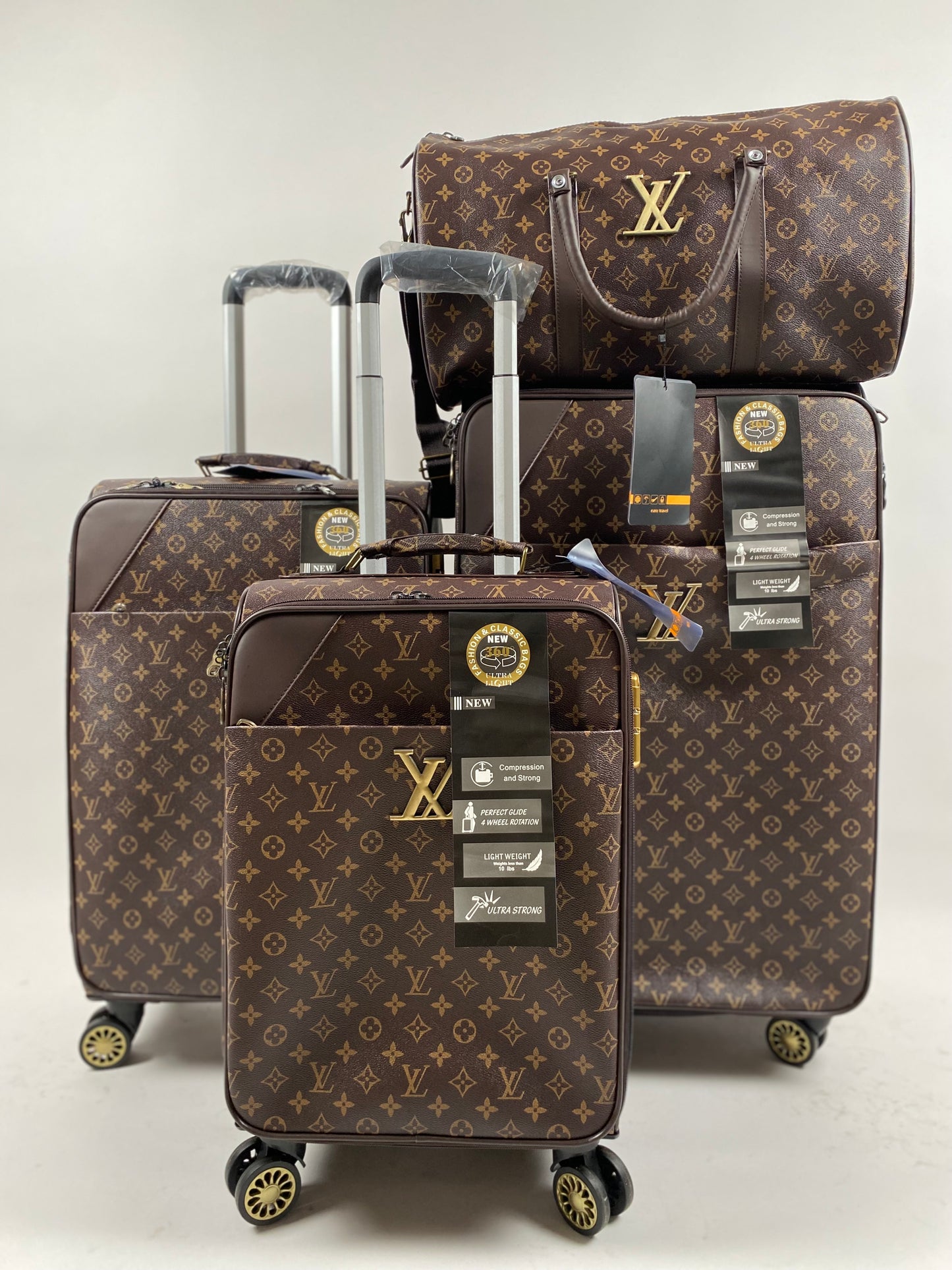 Valise simili cuir louis vuitton et cocci